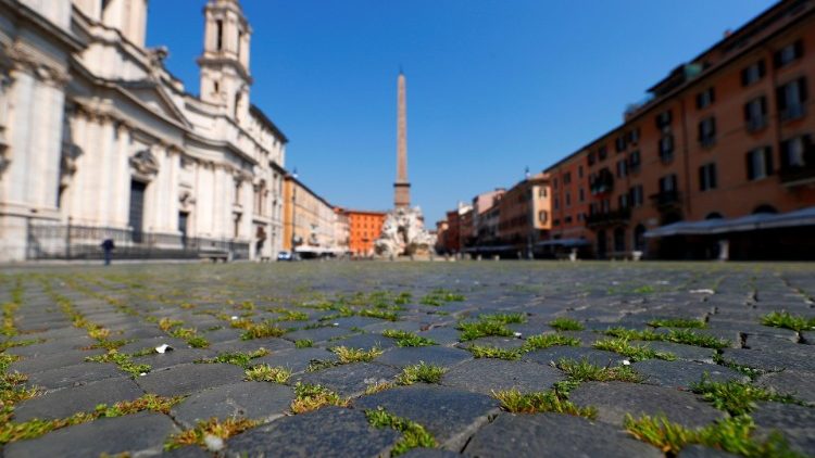 Unwirklich: Die leere Piazza Navona in Rom