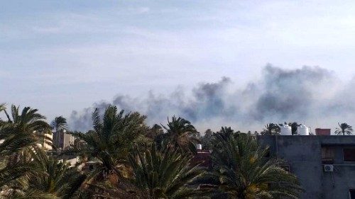 Une pluie de roquettes continue de s’abattre sur Tripoli