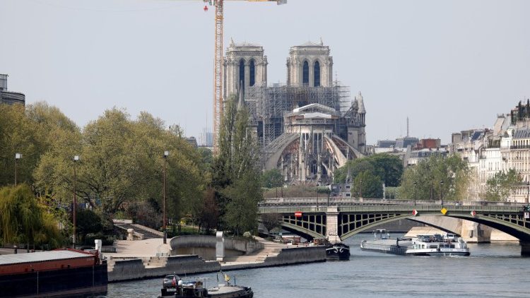 Un'immagine di Notre-Dame ad un anno dall'incendio