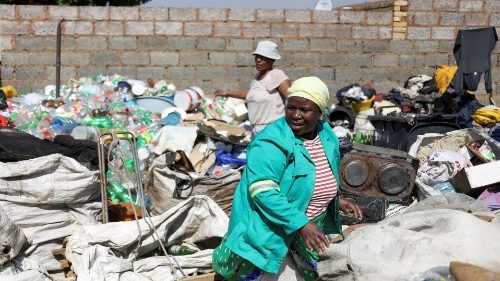 Sudafrica, pandemia: la Chiesa di frontiera a fianco dei nuovi poveri