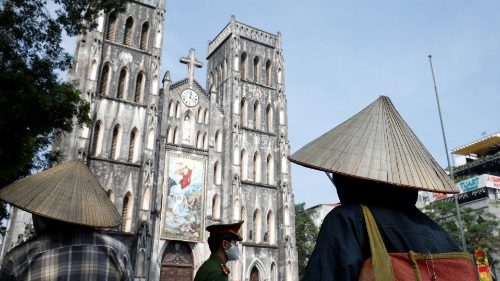 Вьетнам: возобновились Мессы с участием верных