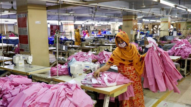 Fábrica de ropa en Dhaka, capital de Bangladés.