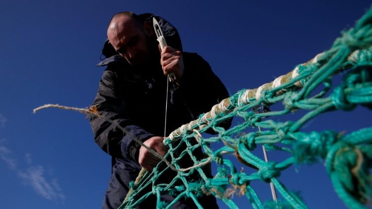 Mit Netz: Fischer in Frankreich
