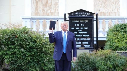 USA: Trumps „Bibelauftritt“ erntet Kritik und Zuspruch