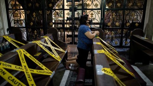 Aux Philippines, l’Église met en garde contre les vendeurs de masques «sacrés»