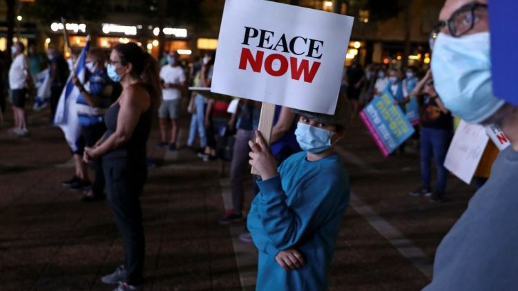 Em 23 de junho, protesto na Tel Aviv's Rabin Square para denunciar planos de anexação por parte de Israel