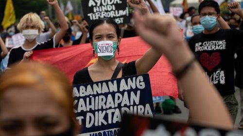 Desconcerto da Igreja nas Filipinas pela assinatura da lei antiterrorismo por Duterte
