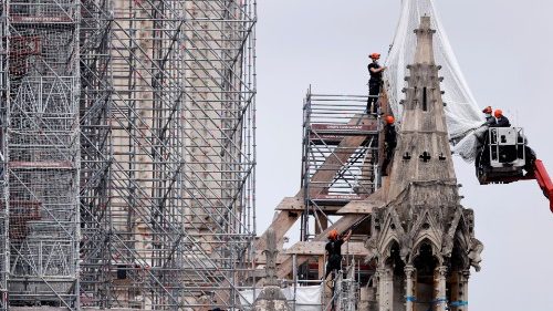 Notre-Dame de Paris : vers une reconstruction à l’identique