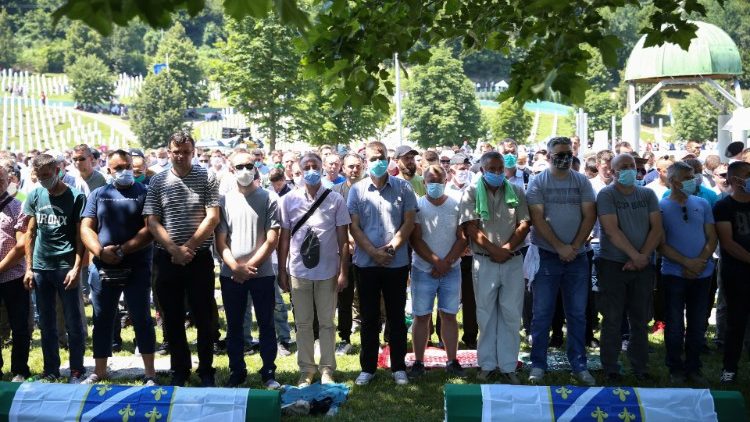 In Potocari wird des 25. Jahrestages der Massaker von Srebrenica gedacht