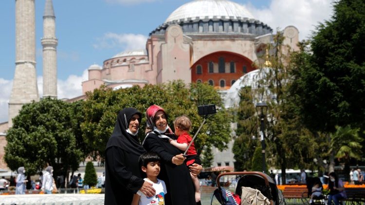 Konf. Kościołów Europejskich - nie przekształcajcie Hagia Sophia w meczet