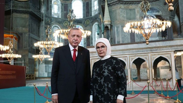 Hagia Sophia meczetem, uroczysta inauguracja, ból chrześcijan
