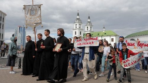 Папа закликав до припинення насильства в Білорусі