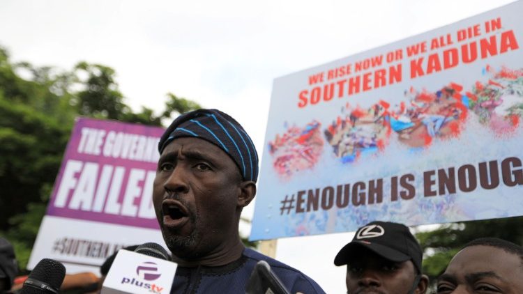 Протесты против убийств и насилия в Нигерии