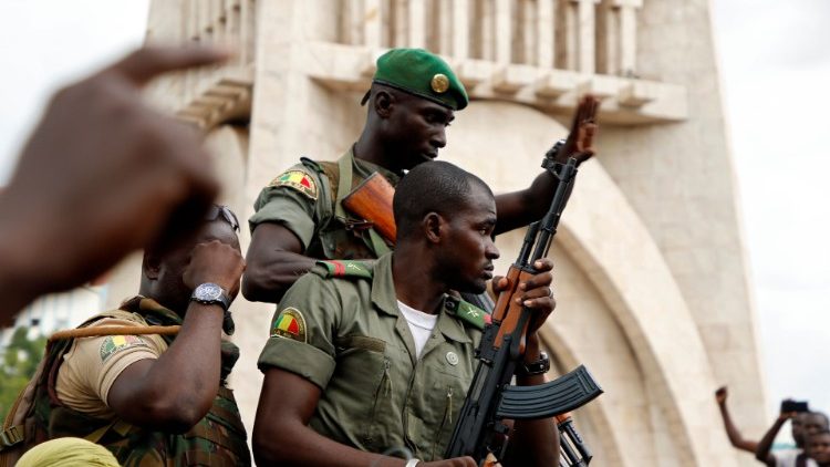 Militares nas ruas de Bamako