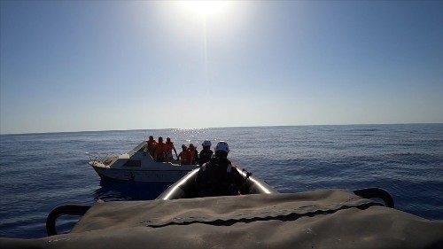Don Russo: il Vangelo ci guida a capire il dramma dei migranti