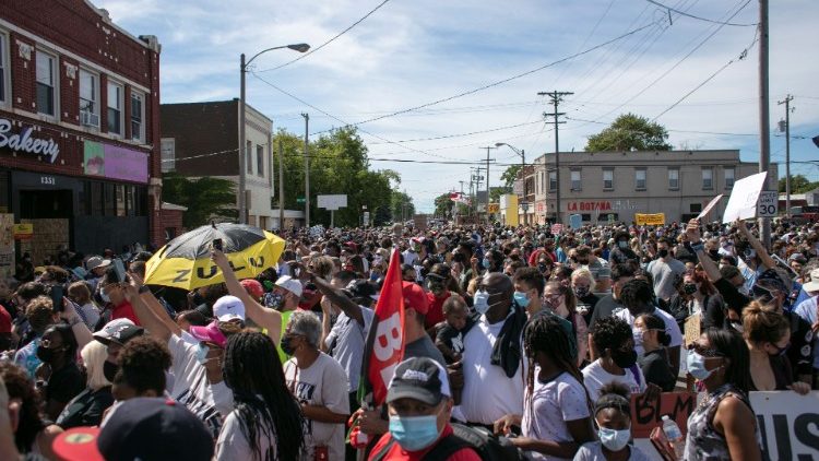 People protest after Jacob Blake was shot by police in Kenosha, Wisconsin (29 August 2020)