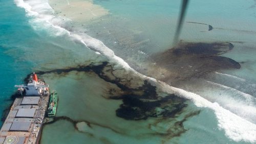 Mauritius, le parole del Papa per il disastro ambientale