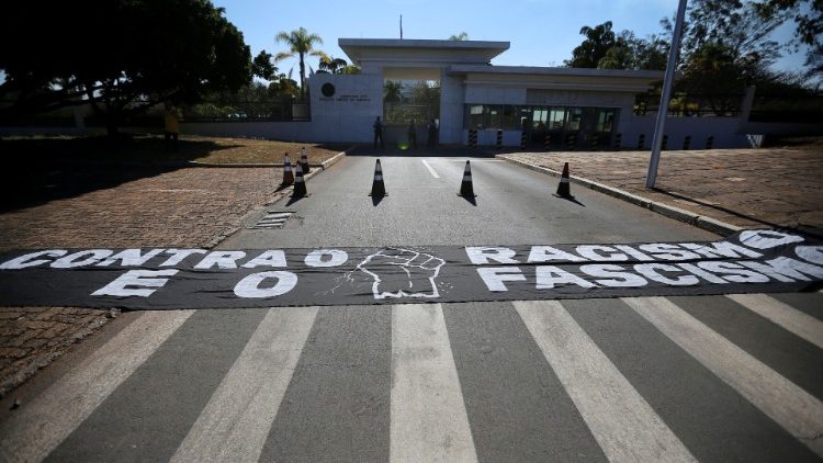 Proteste gegen Rassismus vor der US-Botschaft in Brasilien