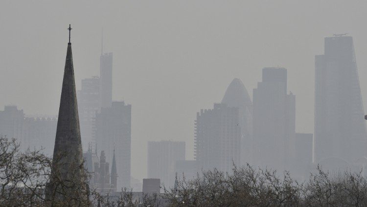 वायु प्रदूषण, लंदन के आसमान का एक दृश्य