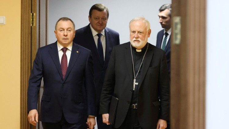 Mons. Paul Gallagher s bieloruským ministrom zahraničných vecí Vladimirom Makeiom