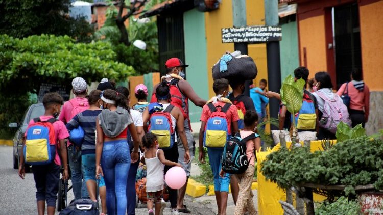 Venezuelan migrants heading for Colombia in October, 2020. 