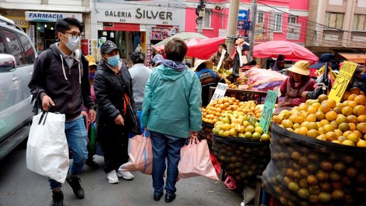 Un mercato di La Paz a pochi giorni dalle elezioni
