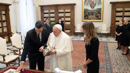 Le Pape reçoit le Premier ministre espagnol en audience