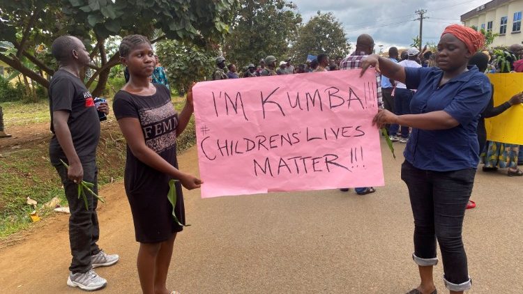 Manifestação contra ataque brutal em Kumba