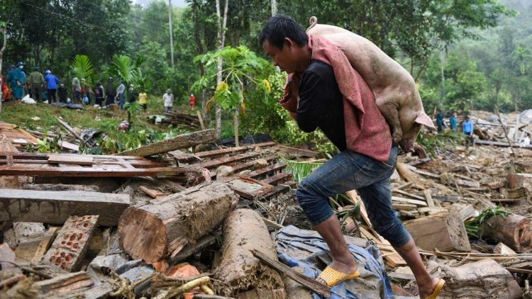 Zonas devastadas en Vietnam a causa de las inundaciones.