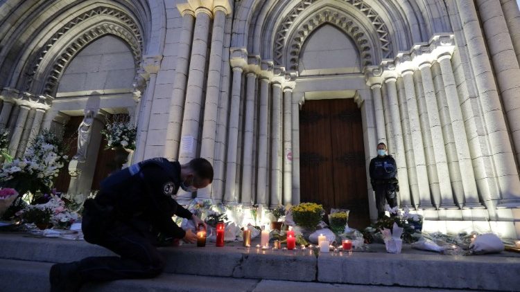 Nice mourns on day after deadly knife attack