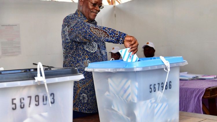 Ende Oktober wurde Magufuli zum zweiten Mal für das höchste Amt gewählt