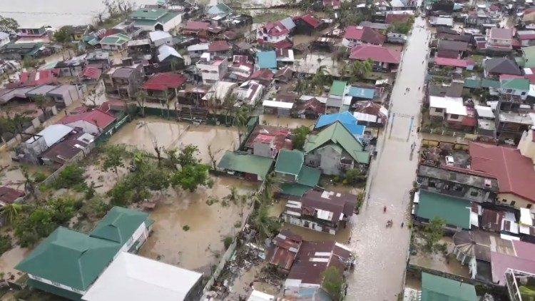 Tufão Goni atinge as Filipinas