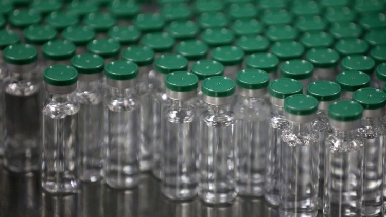 कोविद-19 प्रतिरोधक वैक्सीन, पुणे की एक प्रयोग शाला में