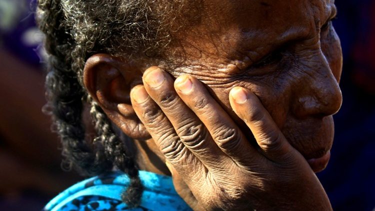 Diese Frau floh aus Tigray in Äthiopien in den benachbarten Sudan
