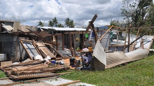 Isole Fiji, allarme per i danni del ciclone Yasa