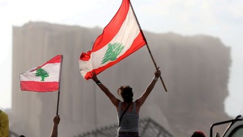 Pope issues appeal for stricken Lebanon 