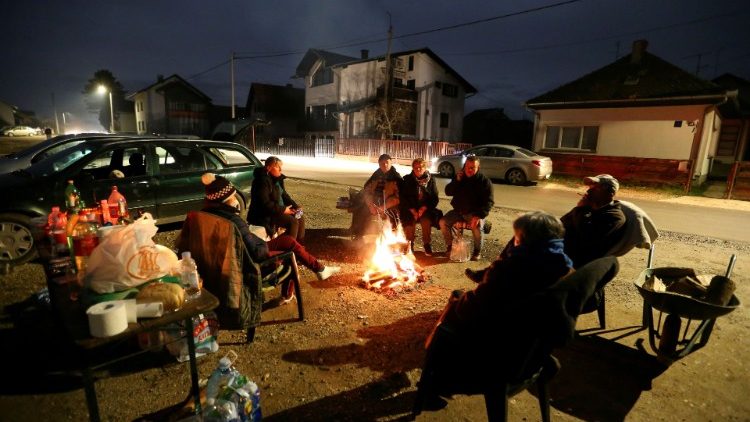 Zágráb közelében szabad ég alatt éjszakáznak a lakosok: nyugtalan a föld  