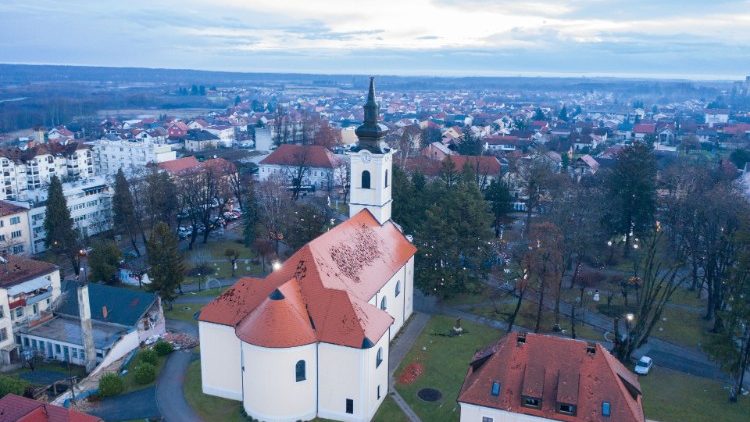 Une église endommagée à Petrinja, en Croatie, le 30 décembe 2020