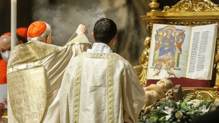 Vecgada vesperu liturģiju pāvesta vietā vada kardināls Džovanni Battista Re