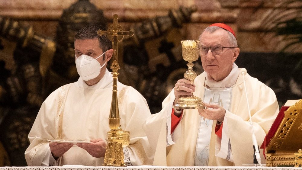Novoročnej omši vo Vatikánskej bazilike predsedal kardinál Parolin