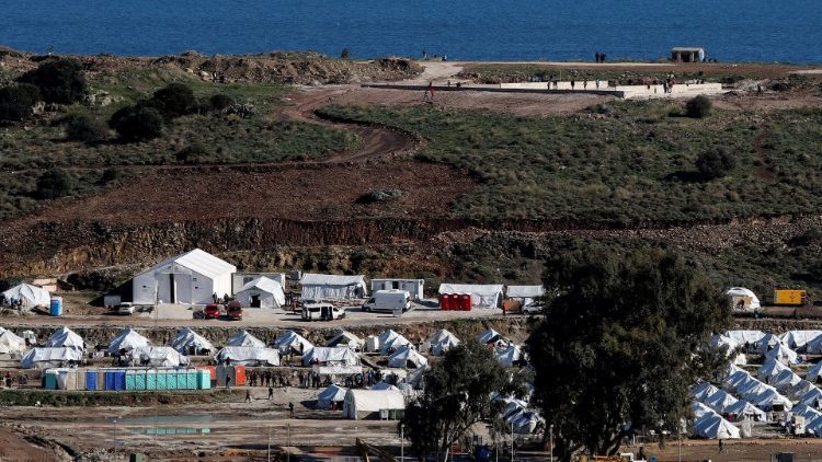 Il campo di Kara Tepe a Lesbo sotto lockdown per la pandemia