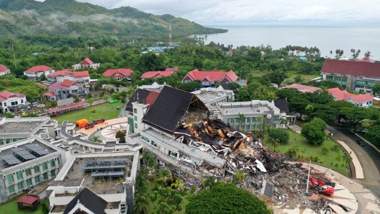 Indonēzija, postījumi pēc zemestrīces