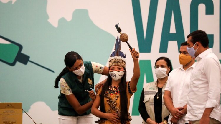 Impfung von Indigenen in Manaus/Brasilien