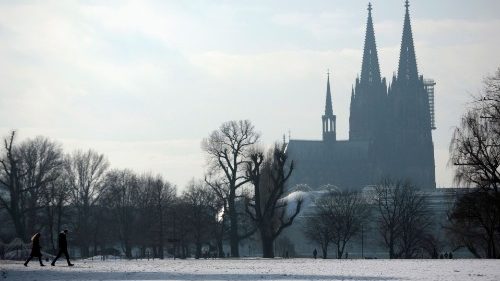 D: Kölner Weihbischof geht auf Diözesanrat zu