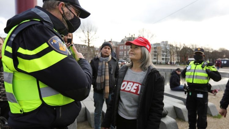 Proteste in Amsterdam: Von Angesicht zu Angesicht