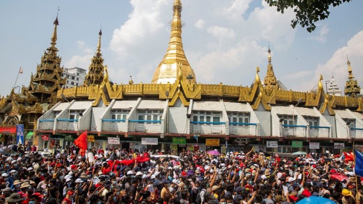 미얀마 쿠데타에 반대하는 시위