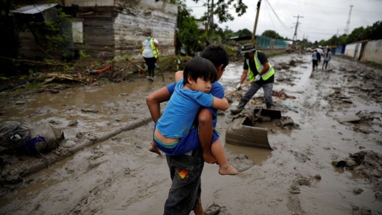 Perù, uragani Eta e Iota lasciano tracce disastrose 