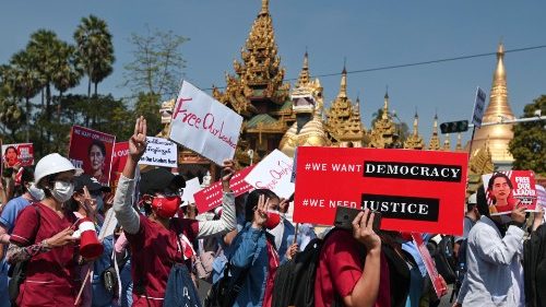 Birmanie: Mgr Jurkovič appelle à la paix et la justice sociale