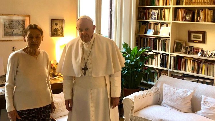 Edith Bruck con el Papa Francisco 20 de febrero de 2021