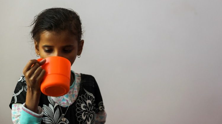 Die 13-jährige Ahmadiya Juaidi leidet an Mangelernährung - wie viele Kinder im Jemen